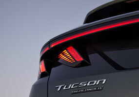 Hyundai_Tucson_Exterior-masonry_Parametric-rear-lights_285x200.jpg
