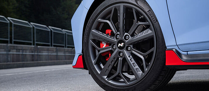 i20 N High performance tire close-up photo