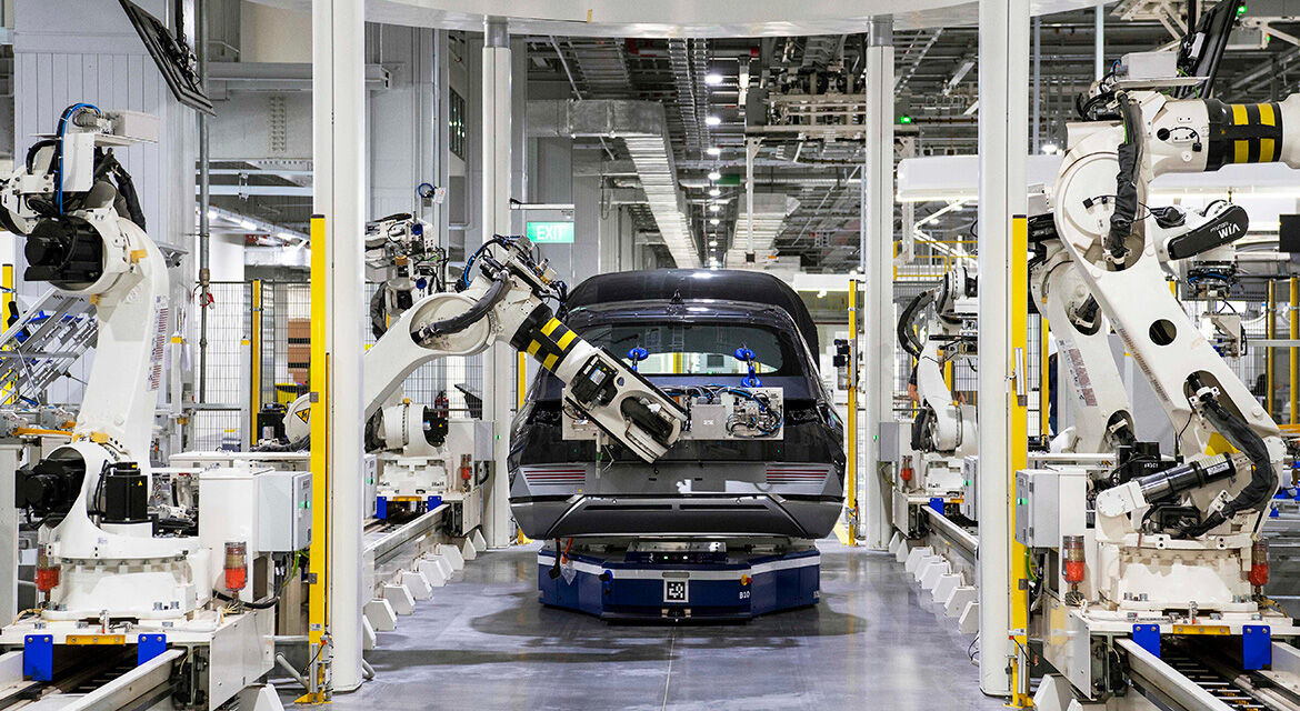 IONIQ 5 being manufactured by robots at HMGICS cell-based flexible production system