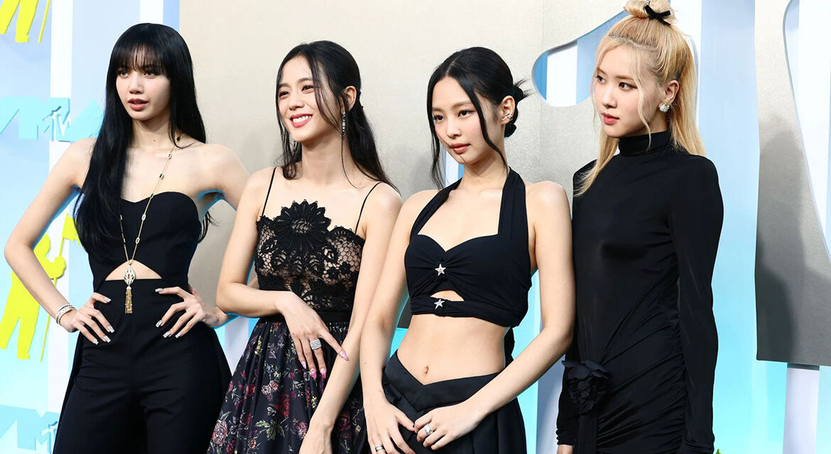 Blackpink's band members appear not only in high-end fashion ads but also Hollywood-produced dramas streamed globally  (© GoodFon.com)