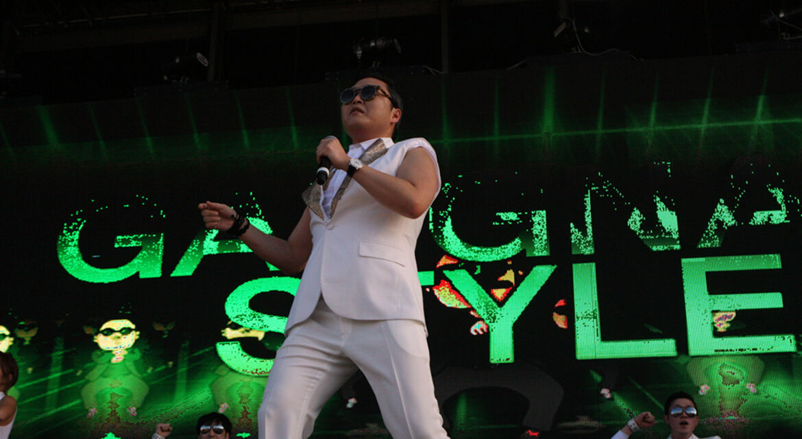 Psy's iconic hit Gangnam style became the first YouTube video to reach 1 billion views  (© Wikimedia Commons)