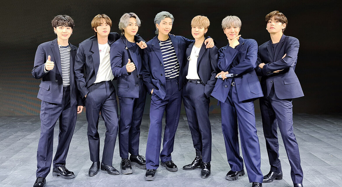 BTS is one of the biggest groups in the world and have become a K-pop phenomenon thanks to their catchy meoldies and lyrics and musical creativity (© GoodFon.com)