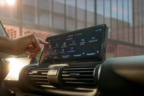 Hyundai INSTER dotyková obrazovka infotainmentu