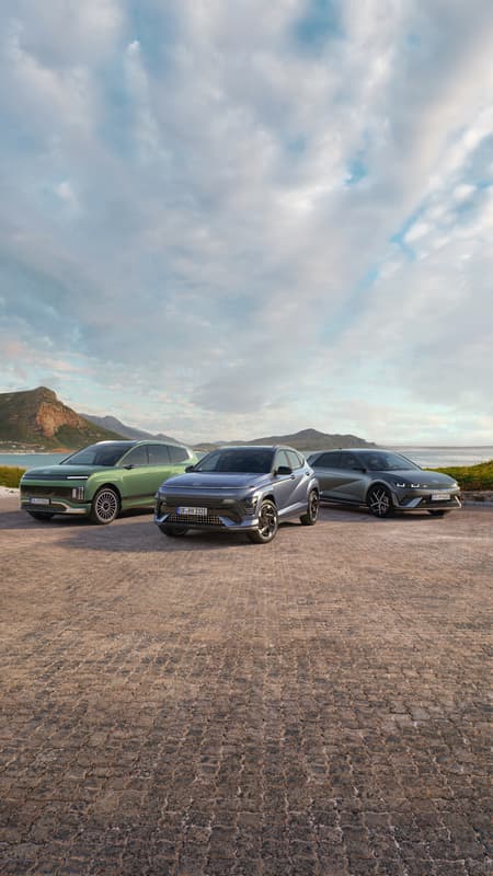 Rangebilde av 3 Hyundai modeller. Foto.