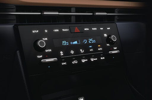 Dual zone automatic temperature control (DATC) with touch control