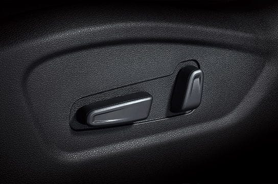 Driver’s 8-way power seat