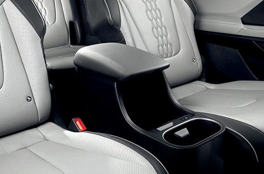 2nd-row console box (6-seater)