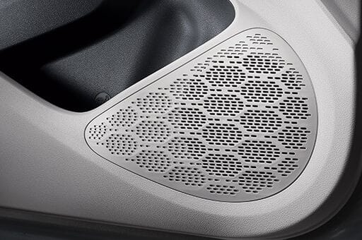 Front / Rear four-speaker system