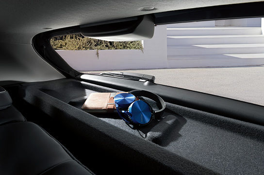 Rear package tray