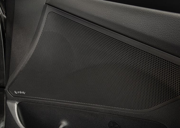 7-Speaker premium audio 