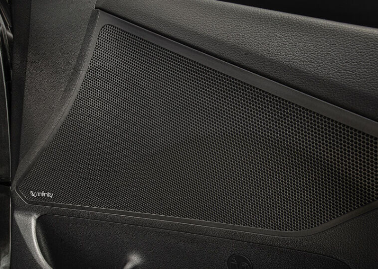 7-speaker premium audio 