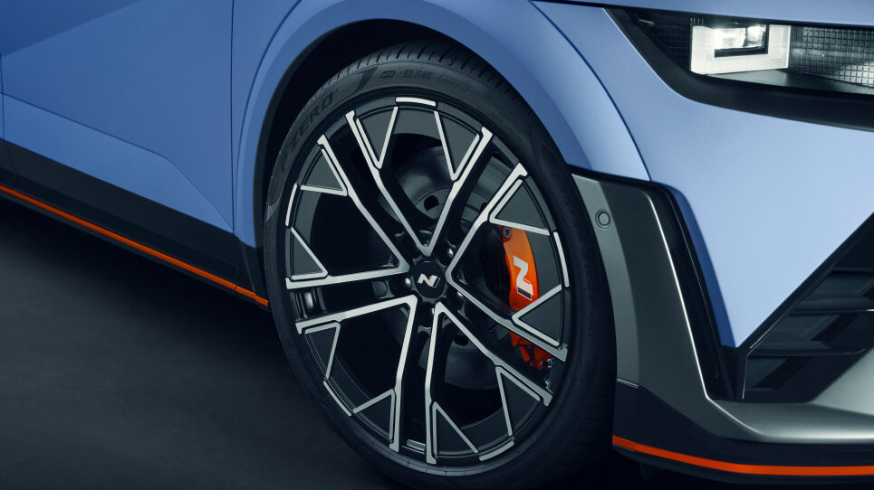 IONIQ5N_Hotspot_965x542_2.jpg