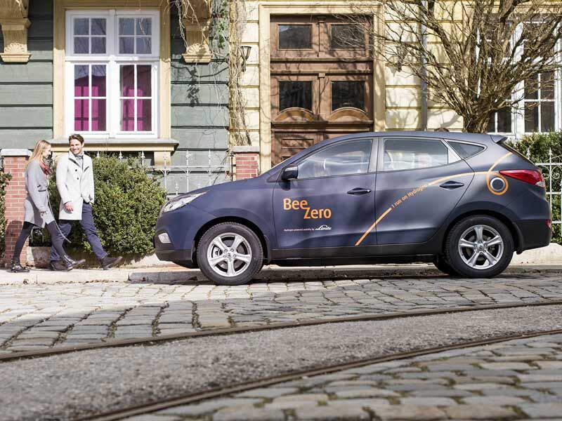 hyundai_first_fuel_cell_car_sharing_service_BeeZero1