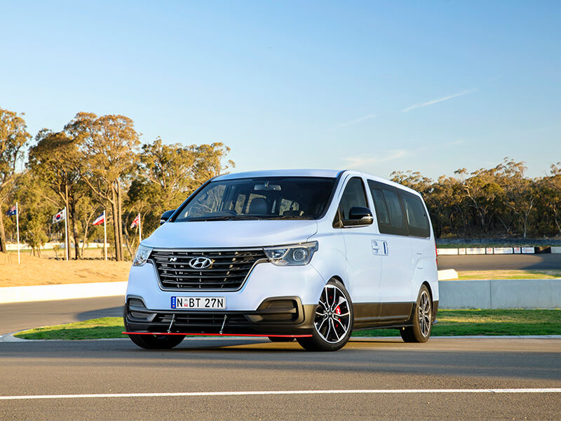 Hyundai_2019_iMax-N-Drift-Bus