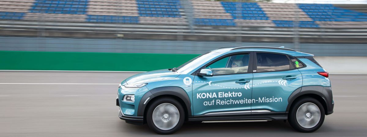 Hyundai_KONA-Range-Record-1026km-02_header_desktop_1920x720_2x.jpg