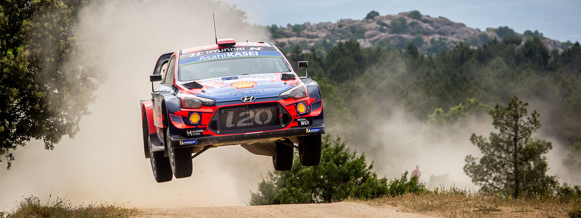 Hyundai_2019-Rally-Italia-Sardegna_02_1920x720.jpg