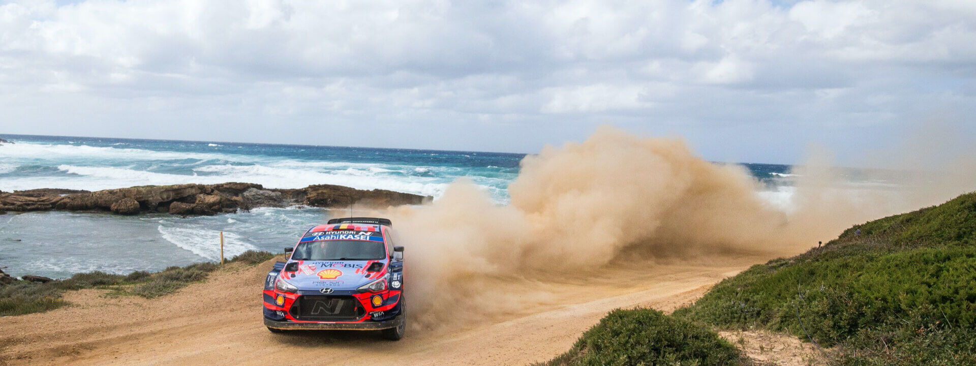 Hyundai_Motorsport_2020-Rally-Italia-Sardegna_04_header_1920x720.jpg