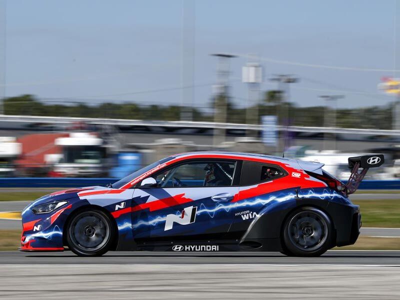 Hyundai-Motorsports_AreWeThereYet_800x600_02.jpg