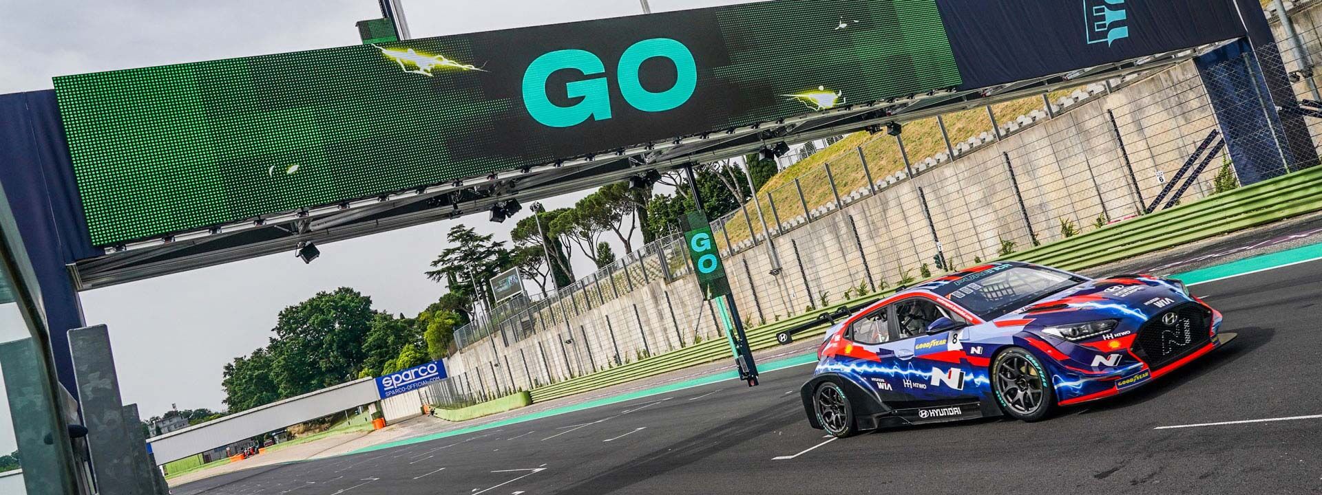 Hyundai_PURE-ETCR-R1_Vallelunga_01_1920x720.jpg