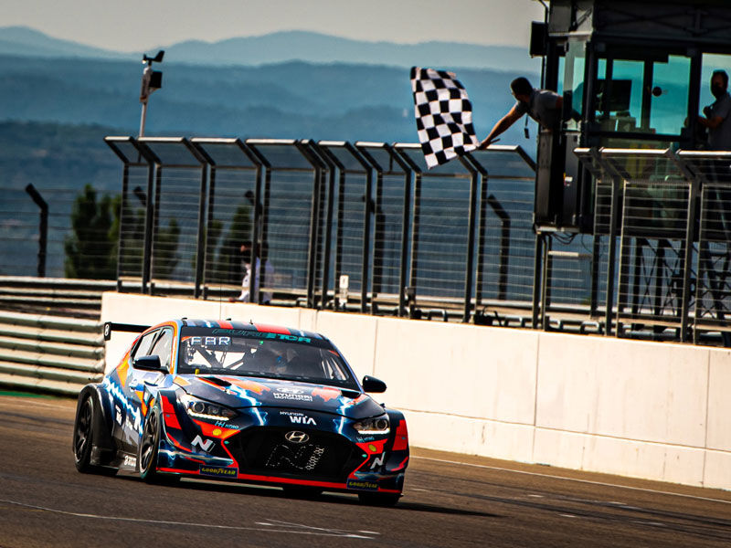 Hyundai_motorsports_PURE-ETCR-R2_Aragon_02_800x600.jpg