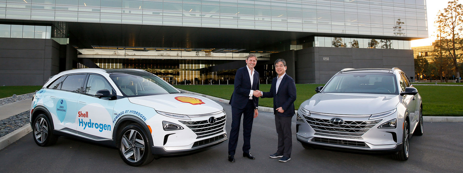 Hyundai_PressRelease_Jaehoon-Chang-and-Huibert-Vigeveno_02_1920x720.jpg