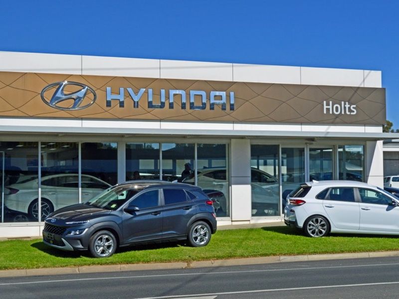 Hyundai_PlatinumDealership_Holt-Hyundai_800x600.jpg