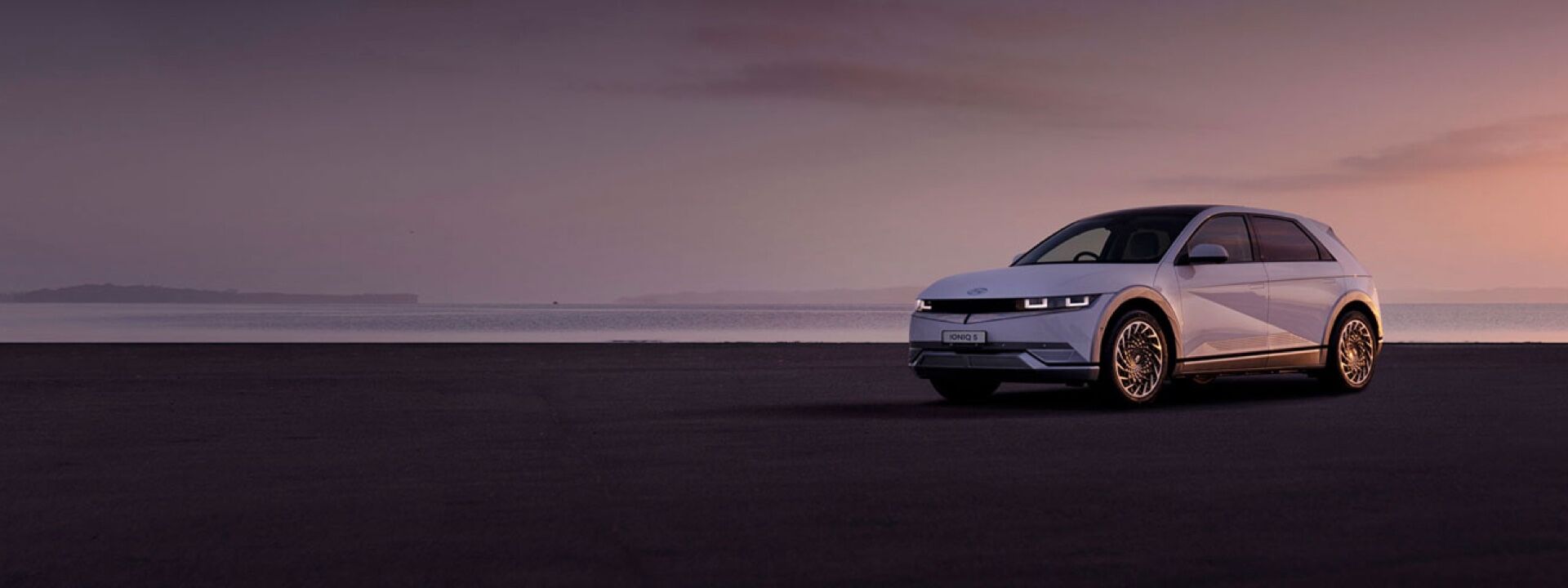 IONIQ5_OOH_01_1920x1080_02_v2_1920x720.jpg