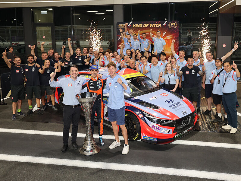 i30-Sedan-N-TCR_800x600_04.jpg