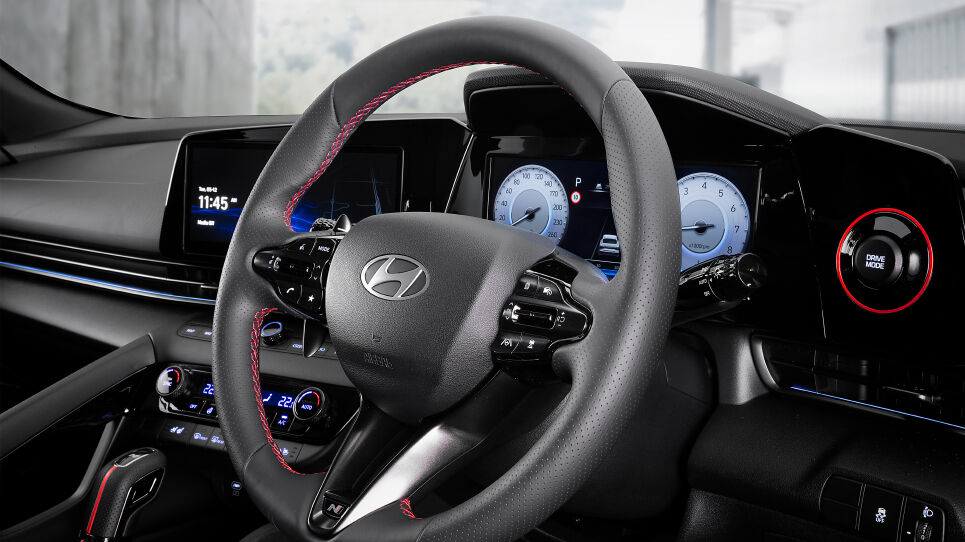 i30_Sedan_NLine_Int_Hotspot_965x542_2.jpg