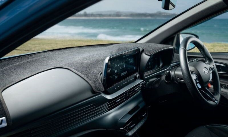 Hyundai_i20N_2025_Accessories_DashMat_Desktop_800x480.jpg