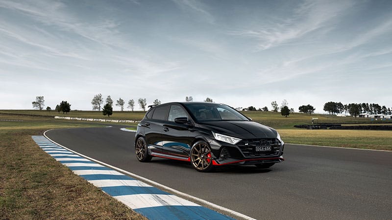 Hyundai-i20-N-Shadow-edition-800x450-1.jpg