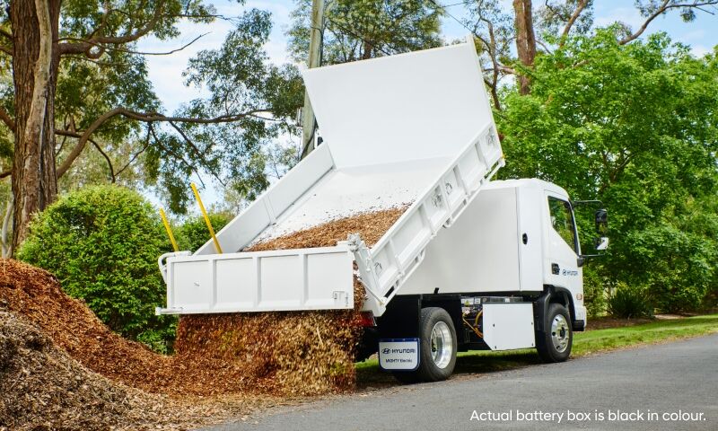 Mighty_Electric_Truck_Tipper_800x480_03.jpg