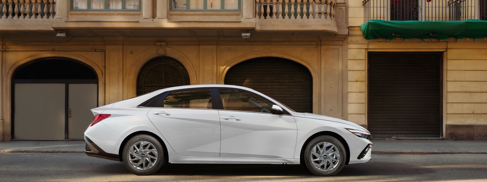 i30 Sedan Hybrid | Hybrid Range | Hyundai Australia