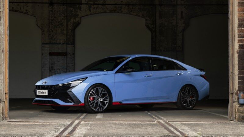 Hyundai_i30-Sedan-N_Exterior_N-sports-body-kit_v2_800x450.jpg