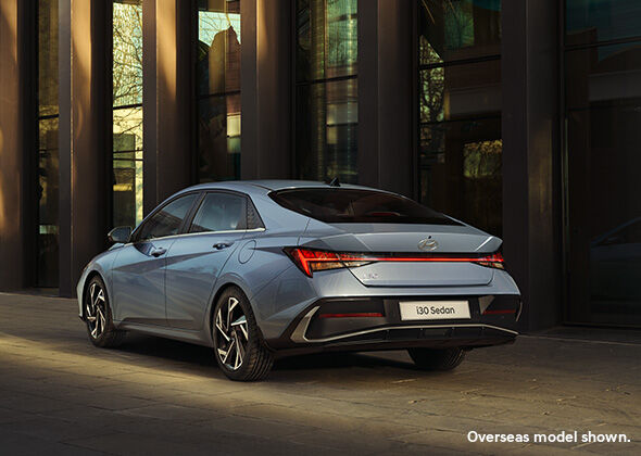 Hyundai_i30_Sedan_Sleek_Sports_Styling_590x420.jpg