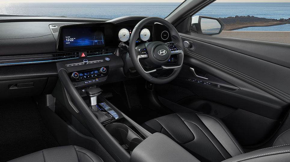 i30_Sedan_Hybrid_Elite_Int_Hotspot_965x542_2.jpg