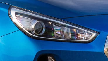 Hyundai_i30_Dusk-Sensing_Headlights_369x210.jpg