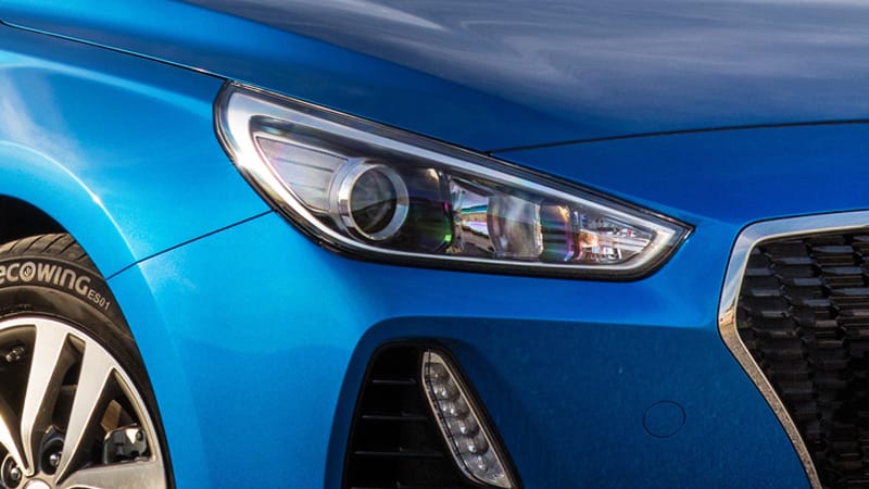 Hyundai_i30_Dusk-Sensing_Headlights_800x450.jpg