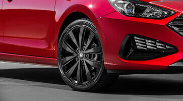 Hyundai_Accessories_Masonry_i30-Hatch_18-SuwonSatinBlackAlloyWheel_363x200.jpg