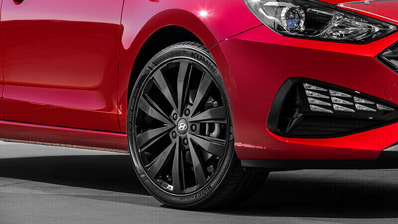 Hyundai_Accessories_Masonry_i30-Hatch_18-SuwonSatinBlackAlloyWheel_800x450.jpg