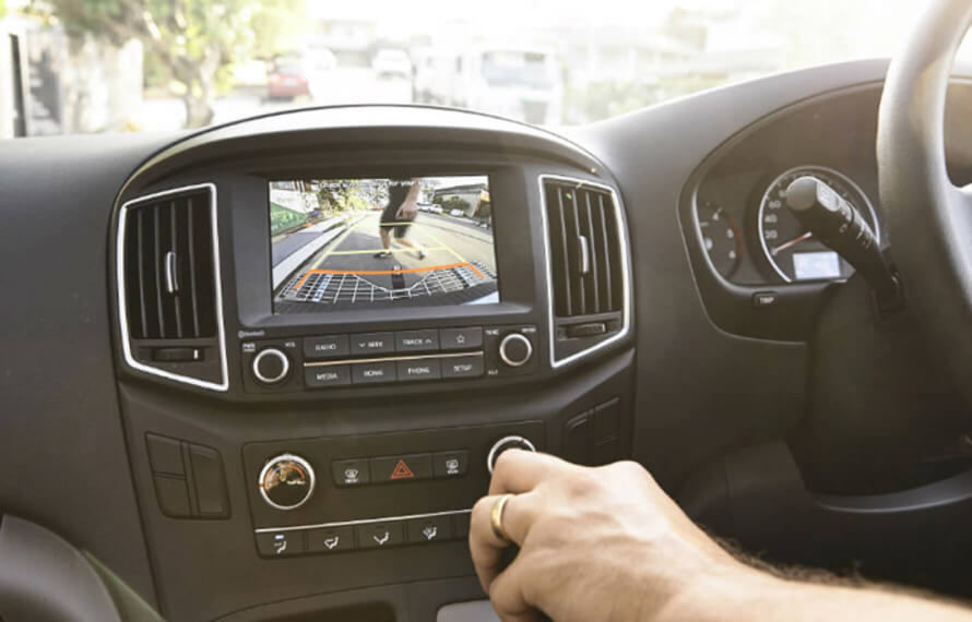 Hyundai iLoad Screen Showing Rear-View Camera