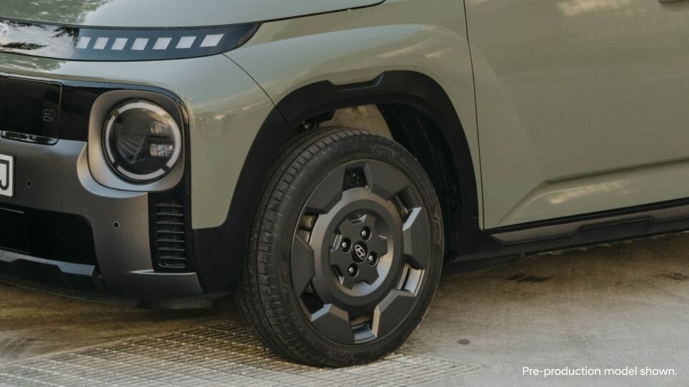 INSTER_Cross_Exterior_Hotspots17_wheel_965x542_01.jpg