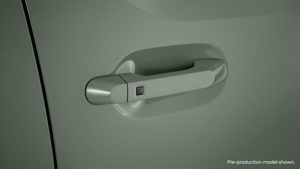 INSTER_Cross_Exterior_Hotspots_Touch_sensor_door_965x542_01.jpg