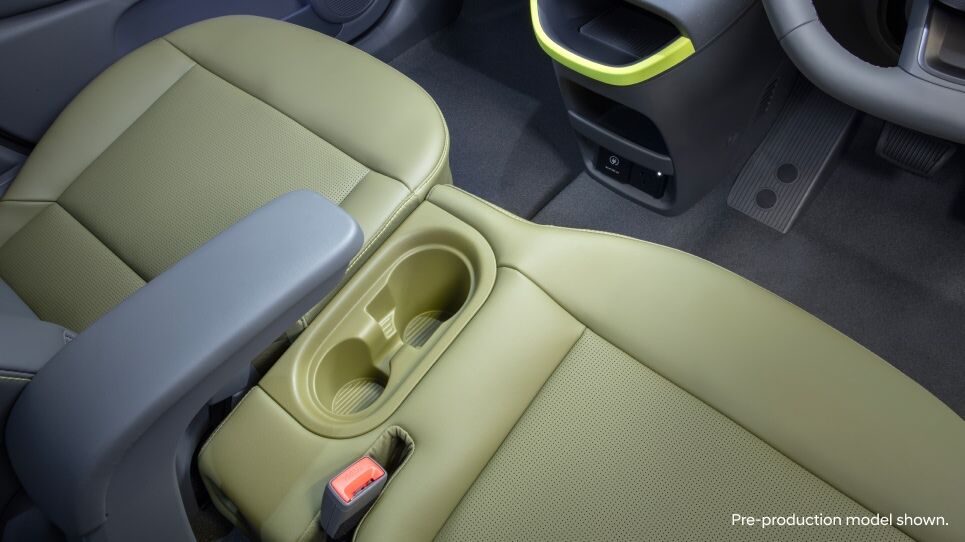 INSTER_Cross_Interior_Hotspots_Versatile_965x542_01.jpg