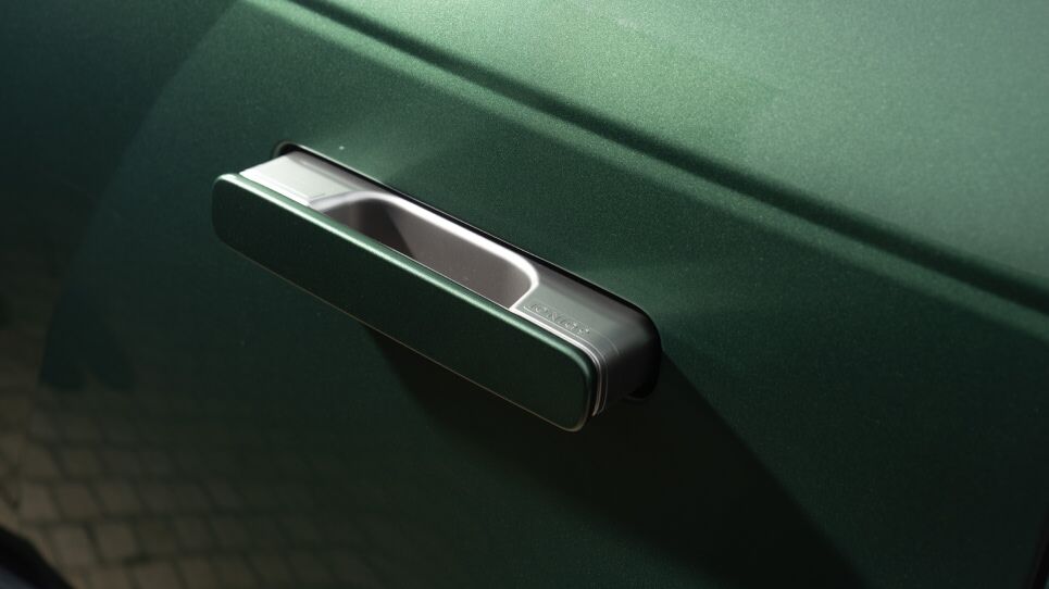 IONIQ9_Exterior_Auto_Flush_Door_handles_PopUp_965x542_03.jpg
