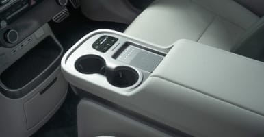 IONIQ9_Interior_Sliding_Centre_Console_PopUp_386x200_05.jpg