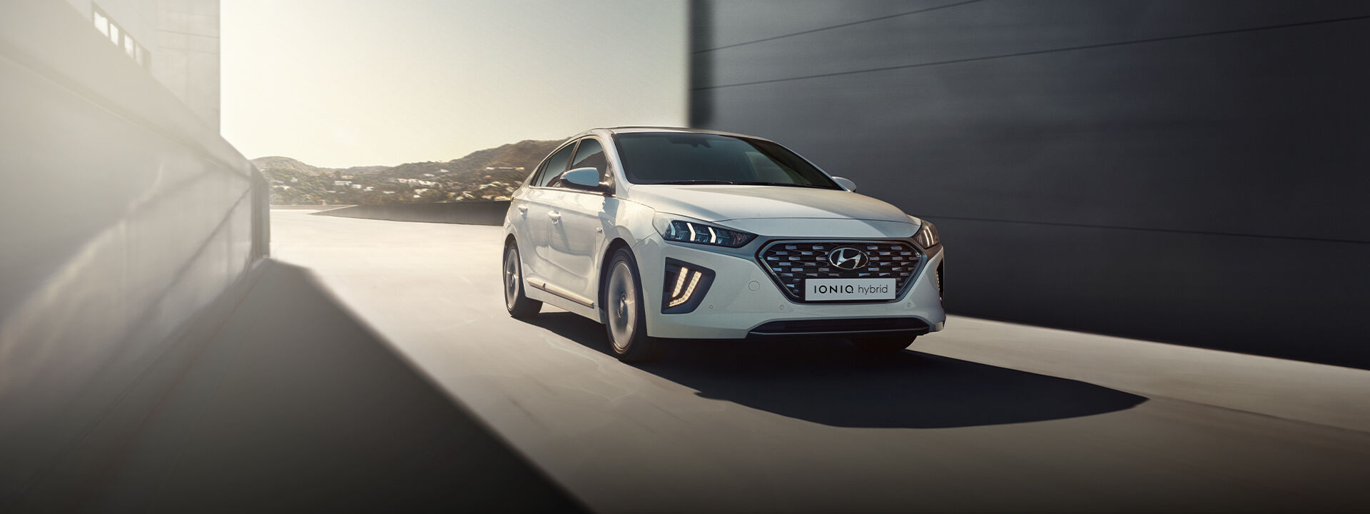 Hyundai_IONIQ_HEV_Desktop_1920x720_v3.jpg