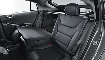Hyundai_Hybrid_Split_folding_seats_369x210.jpg