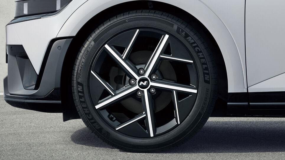IONIQ5-Nline_Ext_Hotspot_965x542_1 (2).jpg