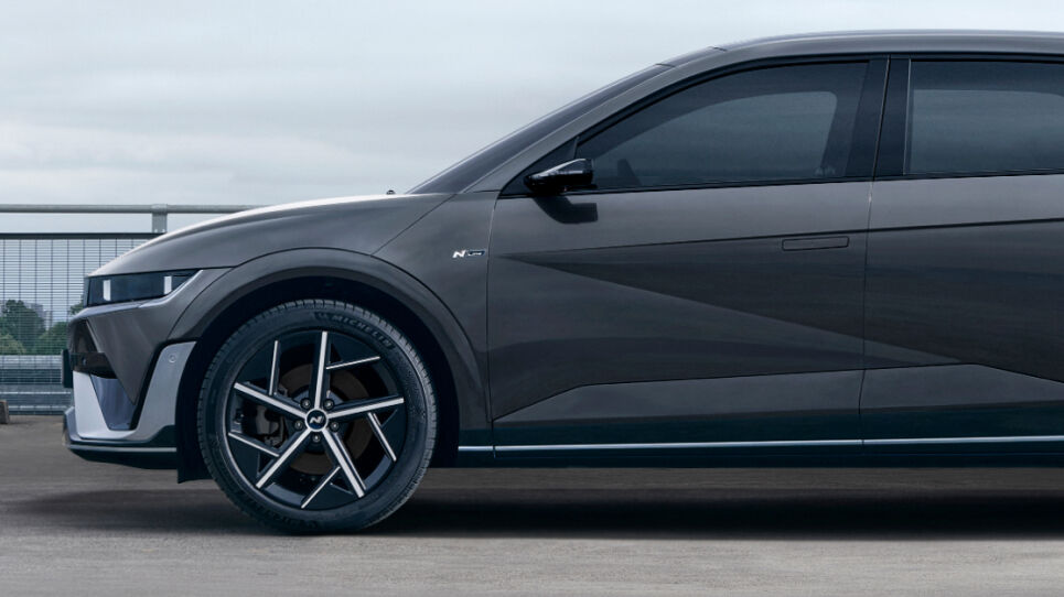 IONIQ5-Nline_Ext_Hotspot_965x542_3 (1).jpg